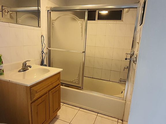 3rd image of 1628 Batson Ave #2