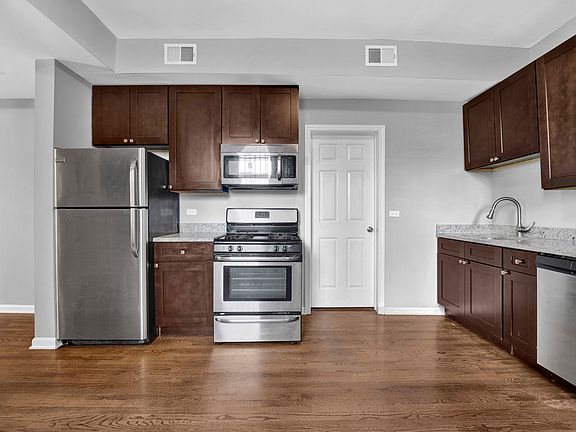 4th image of 3340 S Carpenter St APT 1R