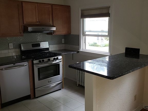 4th image of 44 Fairlawn Ave APT 2N