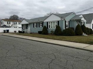 55 Edgeworth Ave, Providence, RI 02904