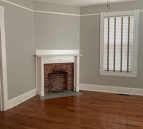 5th image of 200 Robertson Ave