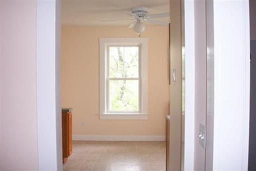 2nd image of 31 1/2 Manchester St