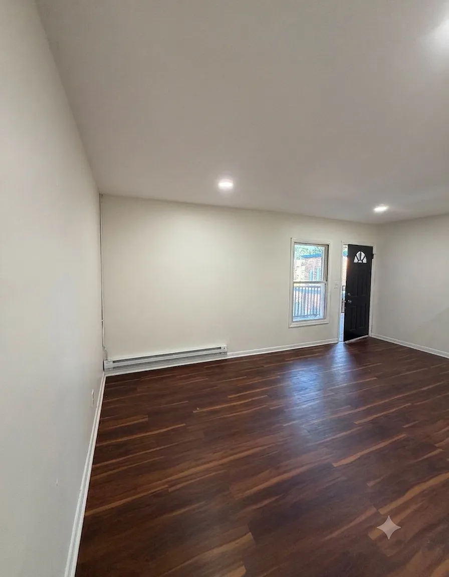 2 bed, 950 sqft, $1,150 — Photo 2