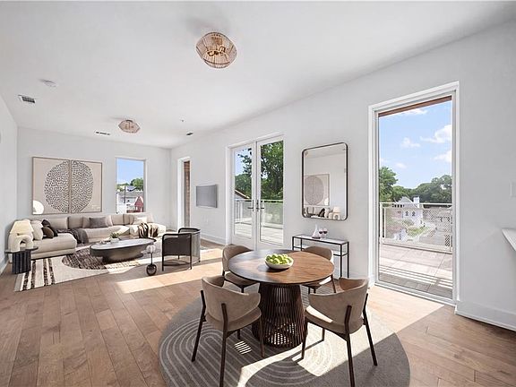 3rd image of 775 Juniper St NE #430