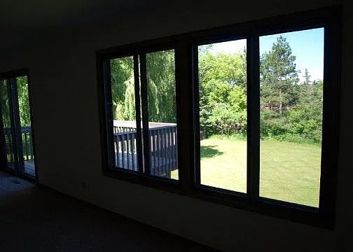 4 bed, 2200 sqft, $2,550 — Photo 2