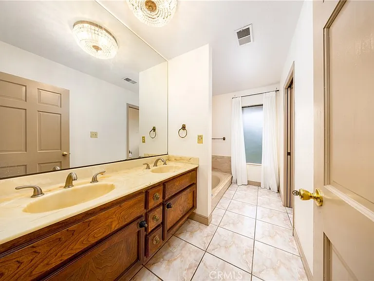 2831 Steeplechase Ln — Photo 46