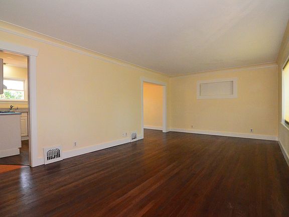 5th image of 831 S Oakes St