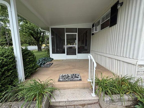 5th image of 9 Ironwood Dr #1