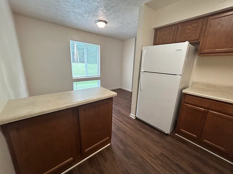 Huntingwood Apartments — Photo 41