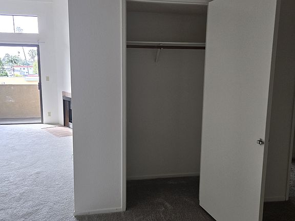 4th image of 3757 Kelton Ave #203