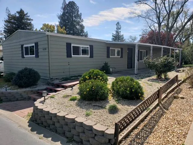 6228 Summerset Ln photo 1