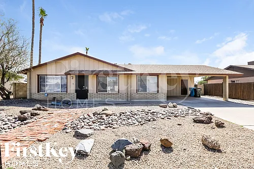 1633 W Charleston Ave Photo 1
