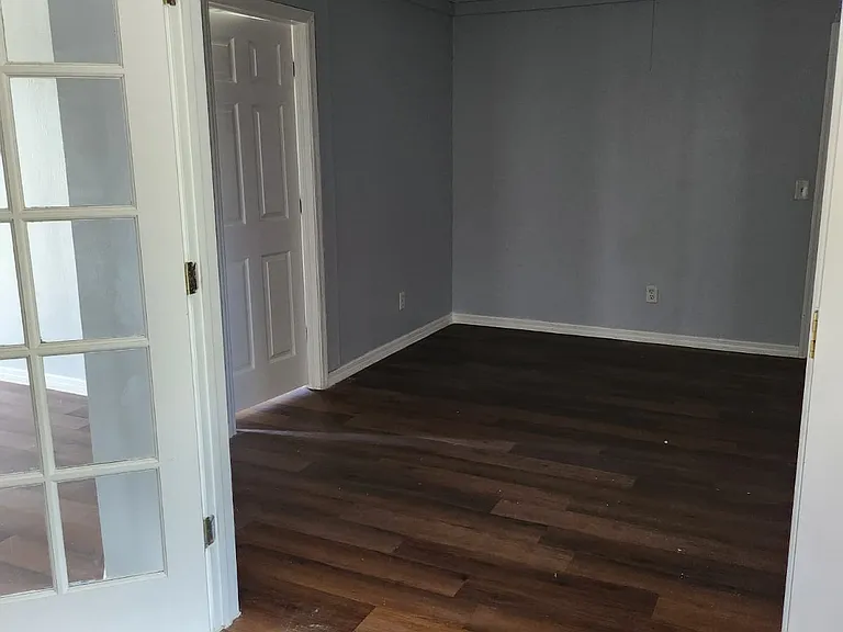 1019 Bandera St — Photo 10