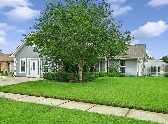 2nd image of 2708 Pin Oak Dr