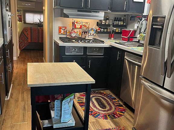 4th image of 19 Araby St