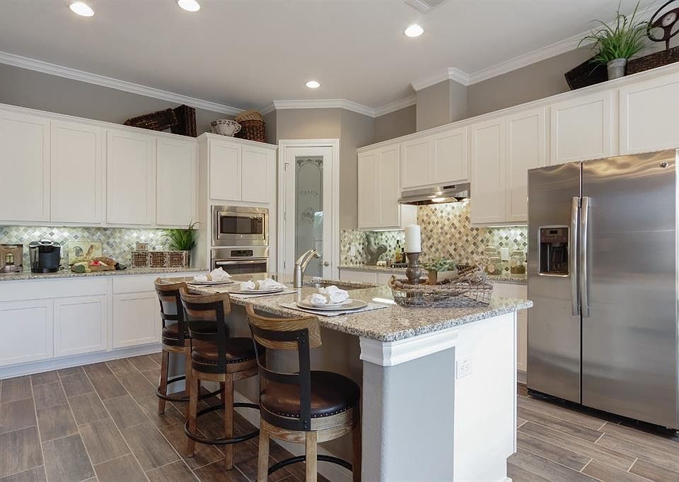 1st image of 25057 Shady Oak Dr