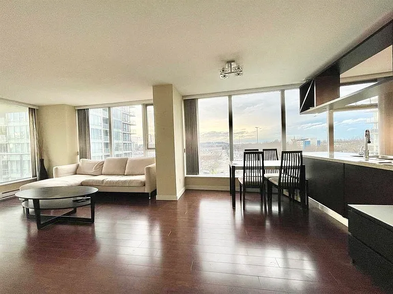 5068 Kwantlen St #908 — Photo 3