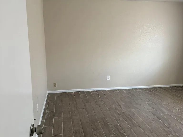 600 E Sunset Dr — Photo 12