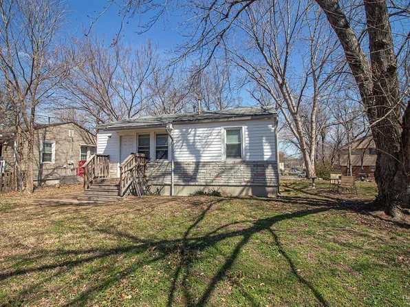 10 Lincoln Cir, Junction City, KS 66441