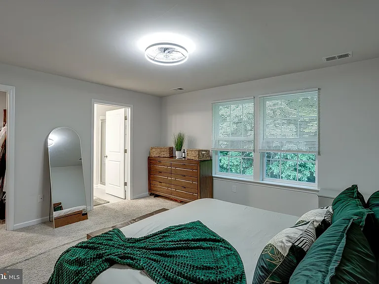 104 Levis Dr — Photo 16