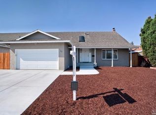 22 Eastside Cir, Petaluma, CA 94954