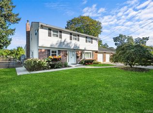 261 Johnson Ave, Sayville, NY 11782