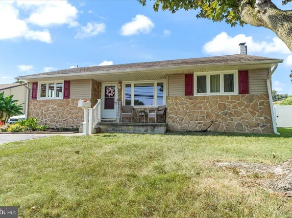 2156 Bridgewater Rd, Aston, PA 19014