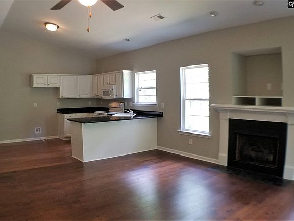 4th image of 233 Twin Oaks Ln