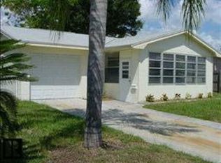 10913 Temple Ave, Seminole, FL 33772