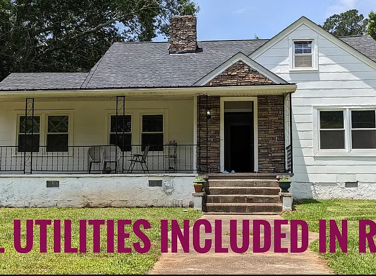 305 S Walnut St #A — Photo 1