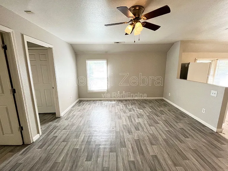 355 W 22nd St — Photo 6