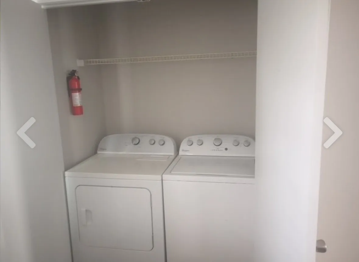 2 bed, 1.5 bath, 1000 sqft, $1,050 — Photo 1