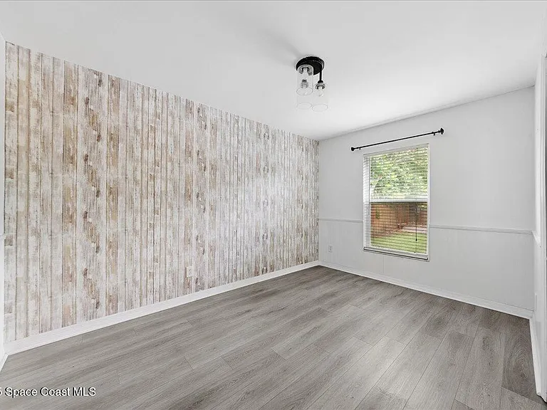 897 Hunters Creek Dr — Photo 18