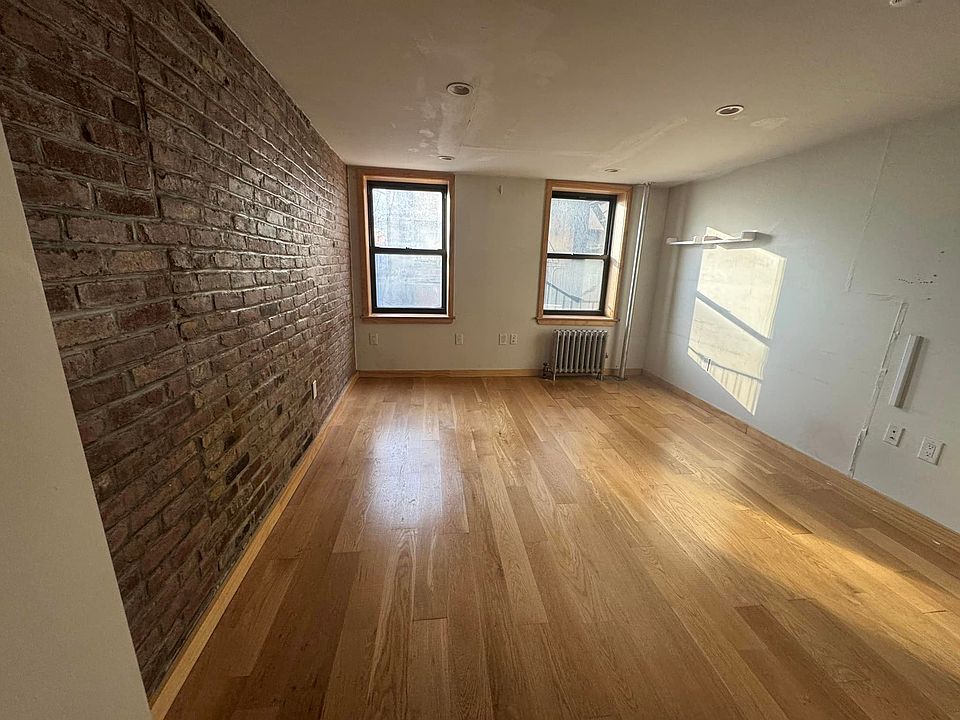 1st image of 102 Bayard St APT 5R