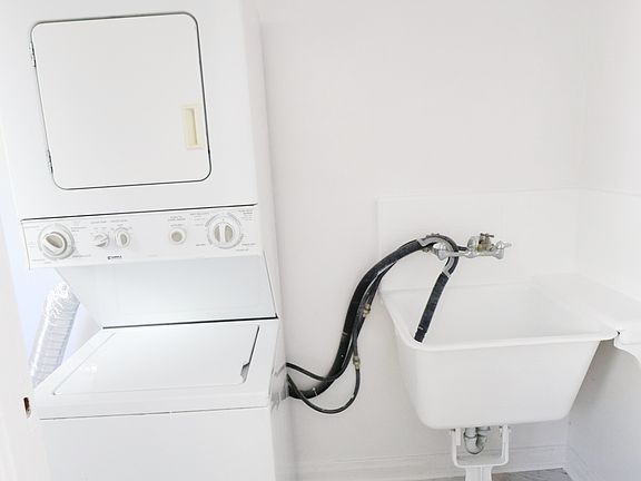 4th image of 900 S Mansfield Ave #900