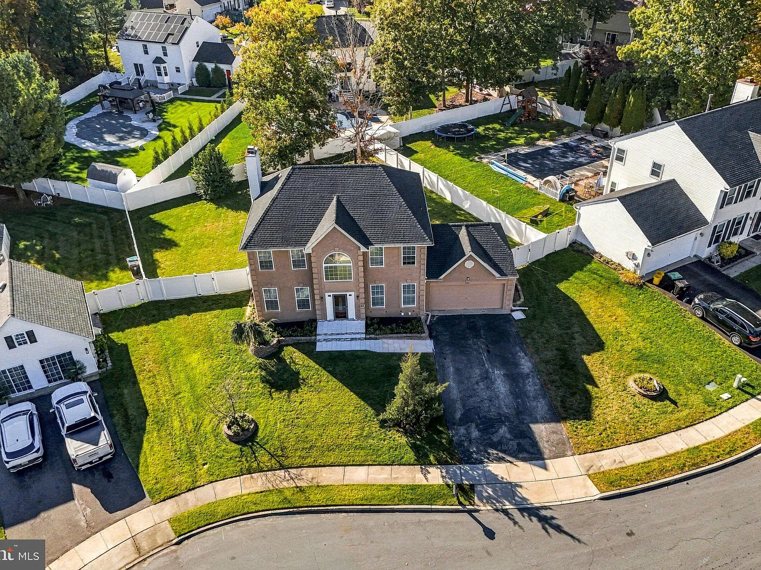 4 bed, 4.0 bath, 2314 sqft, $3,450 — Photo 4