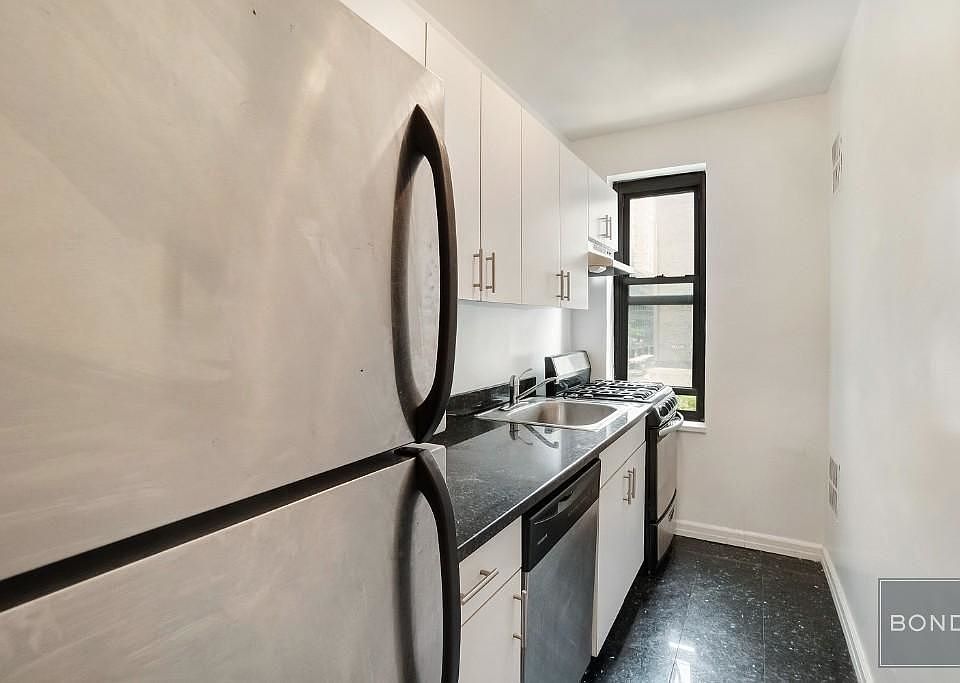 1st image of 162 E 55th St #43