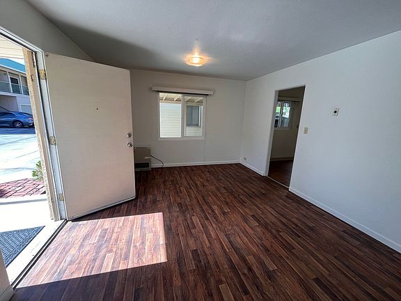 3rd image of 768 W Pine St