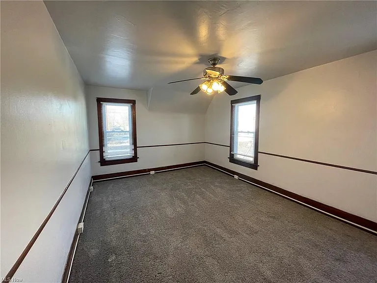 42 Paris Ave — Photo 5