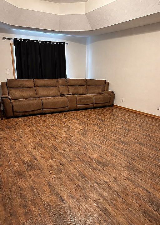 1st image of 76 Leighs Way