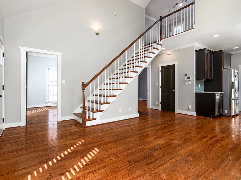 327 Mill Rd — Photo 7