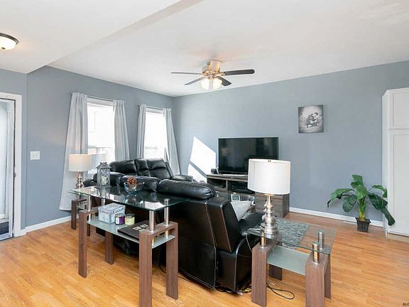 5th image of 23 Schuyler St