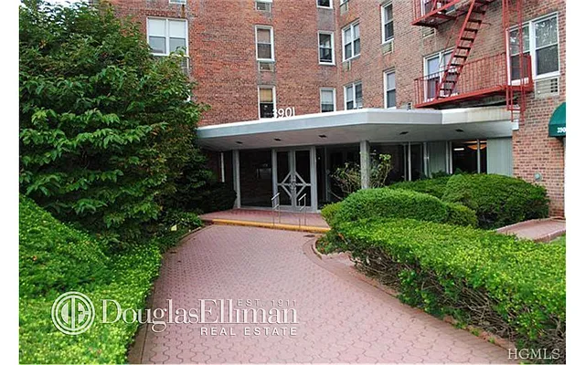 Sold by Douglas Elliman | media 8