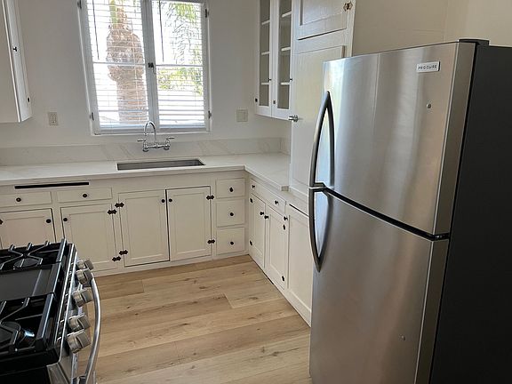 4th image of 788-794 N Molino Ave #2612