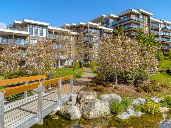 741 Travino Ln #204, Saanich, BC V8Z 0G3