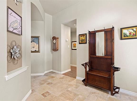 4th image of 8761 Turnberry Dr