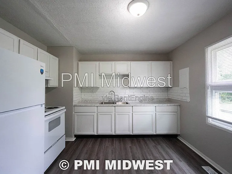 4939 Katherine Dr — Photo 8