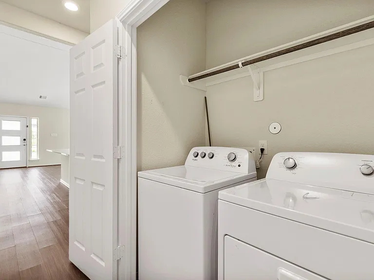 216 N Lynx Trl — Photo 13