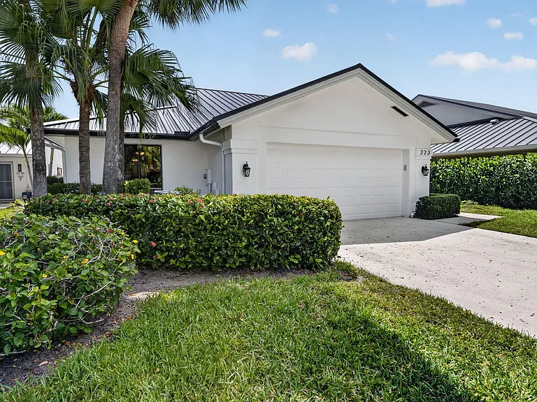 223 E River Park Dr — Photo 2
