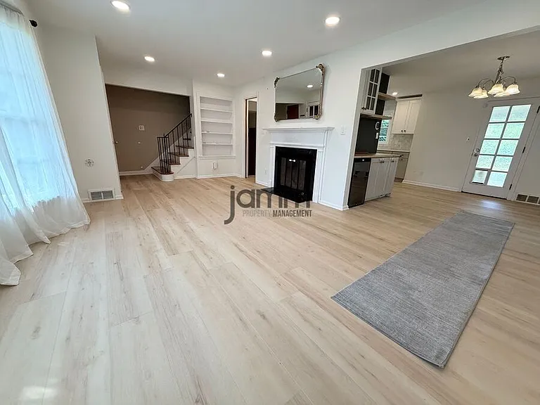 2787 Derbyshire Rd — Photo 3